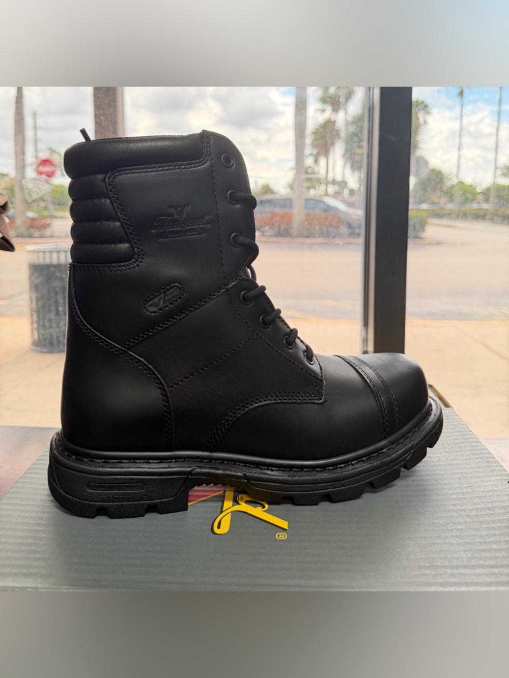Thorogood 834-6888 8" side-zip Jump Boot GenFlex2 Size: 8.5